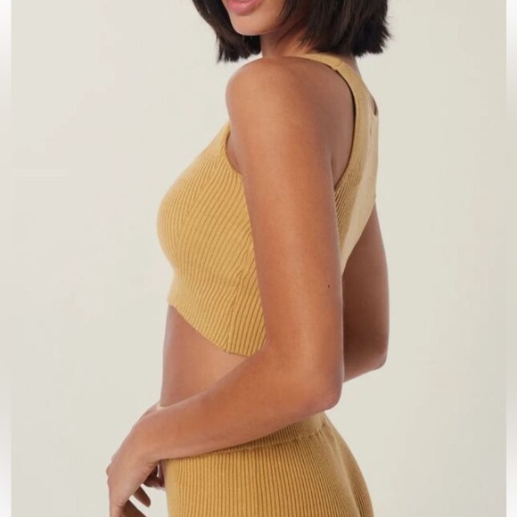 LITA BY CIARA - True Ribbed Tank Top - Picture 2 of 10